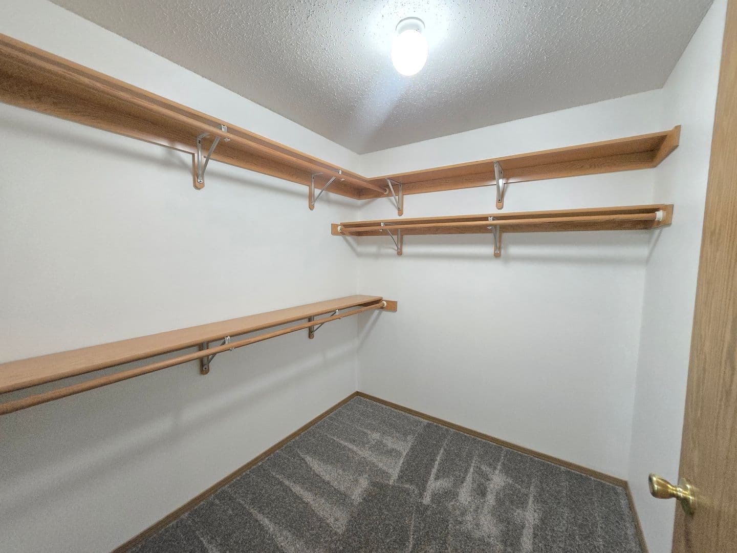 SIOUX FALLS Apartment: 4512 E. 42ND ST.