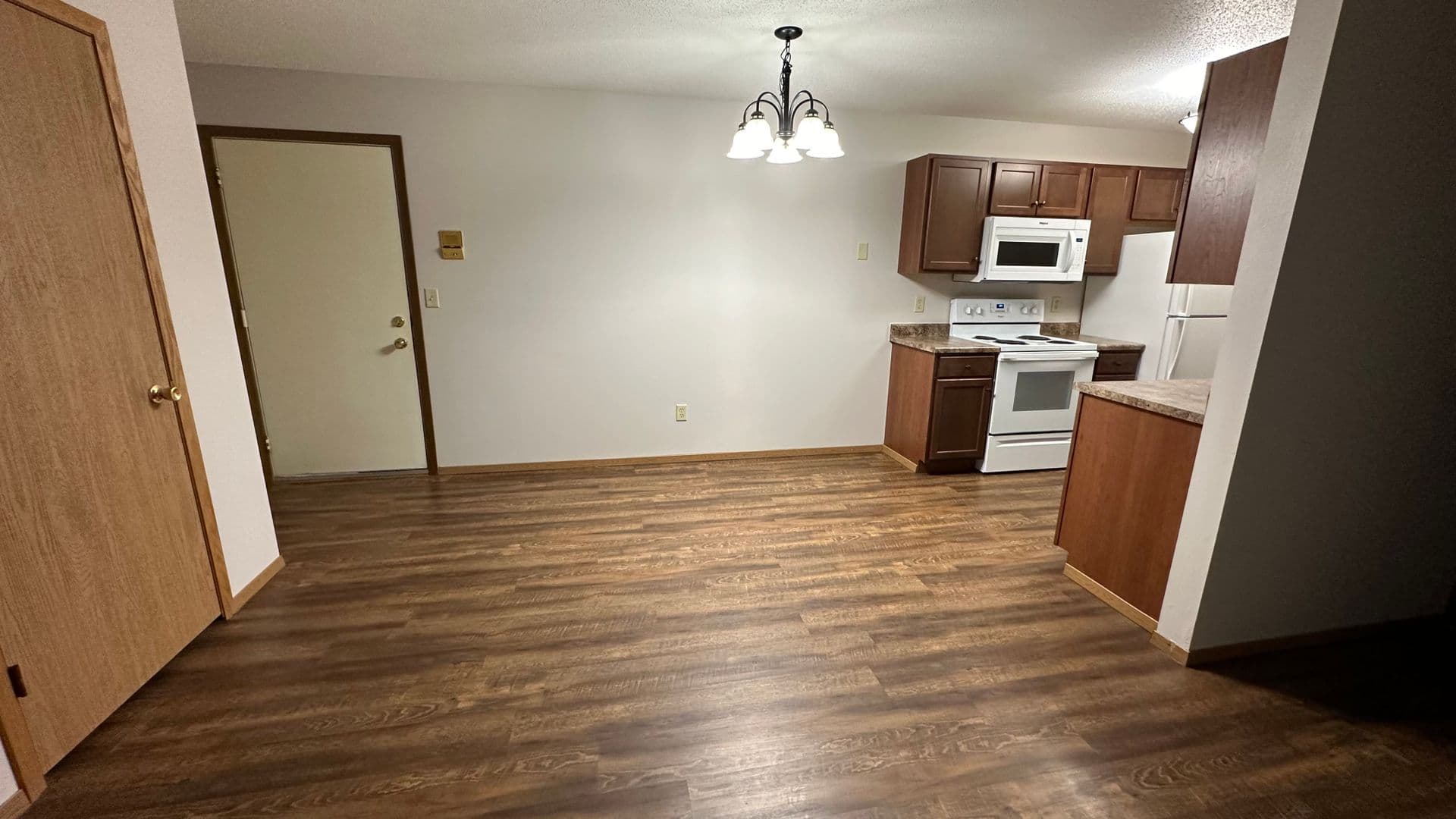 SIOUX FALLS Apartment: 2300 SOUTH SYCAMORE