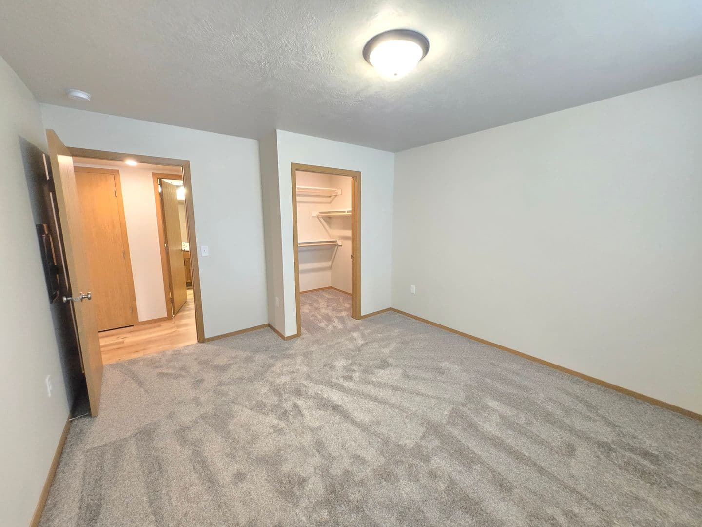 Sioux Falls Apartment: 3600 S. Linedrive Avenue