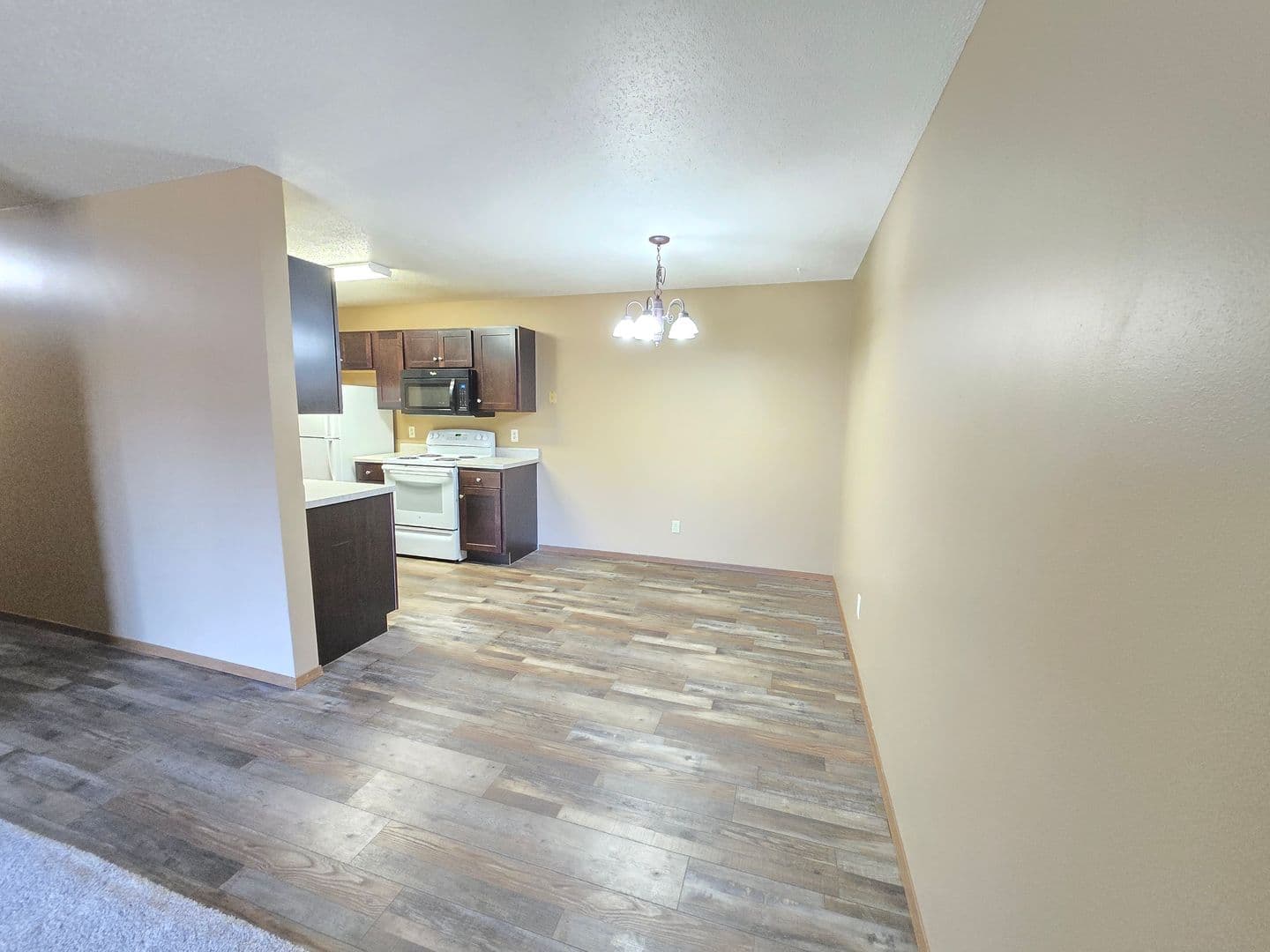 SIOUX FALLS Apartment: 2300 SOUTH SYCAMORE