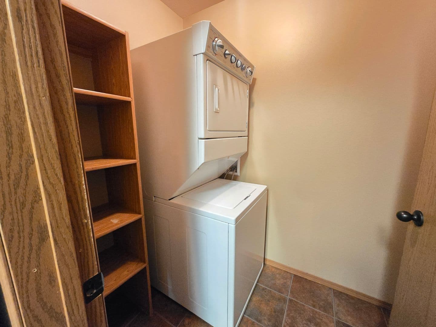 SIOUX FALLS Apartment: 4520 E. 53RD ST.