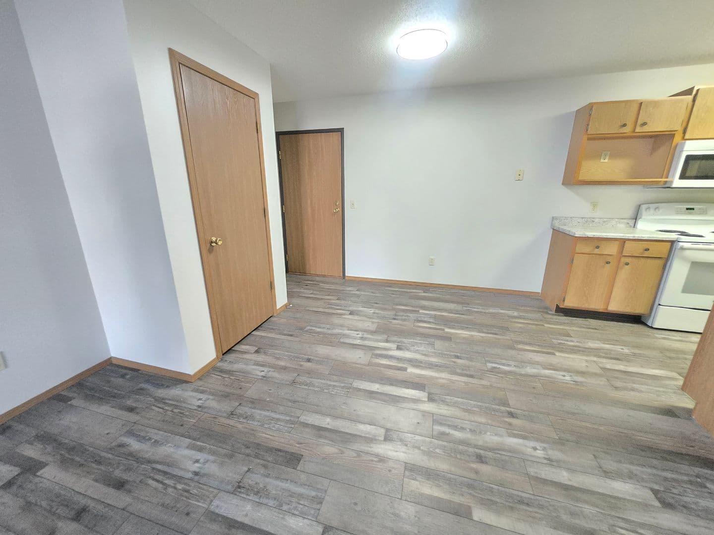 SIOUX FALLS Apartment: 4500 EAST 33RD St