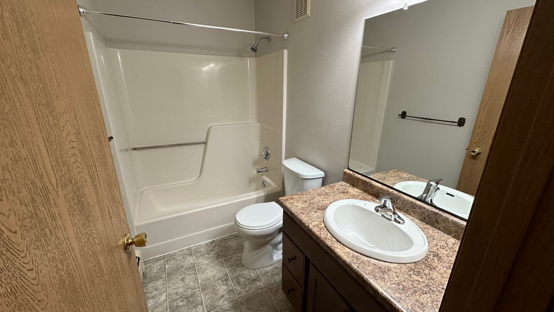 SIOUX FALLS Apartment: 2300 SOUTH SYCAMORE