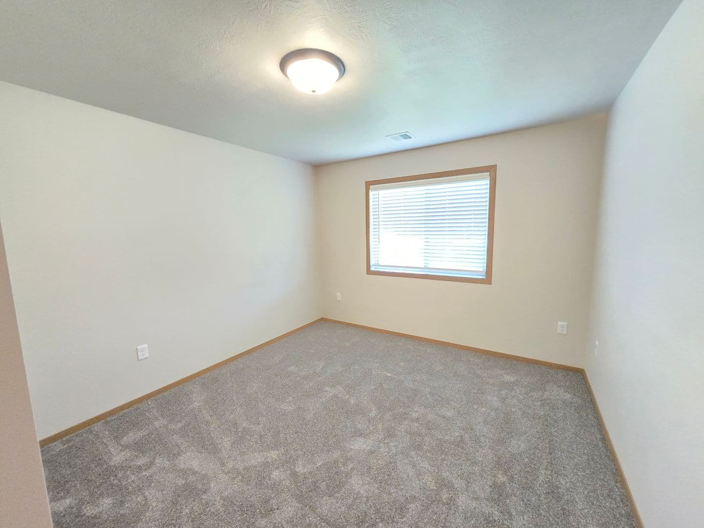 Sioux Falls Apartment: 3600 S. Linedrive Avenue