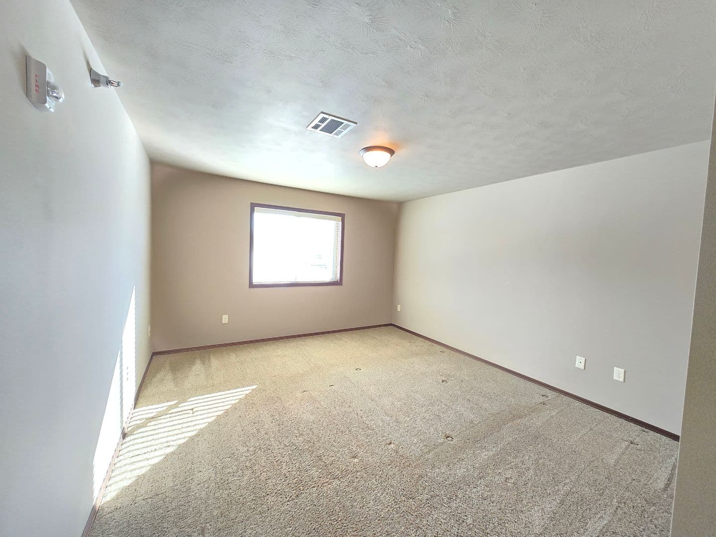 SIOUX FALLS Apartment: 3600 S. SYCAMORE AVE.
