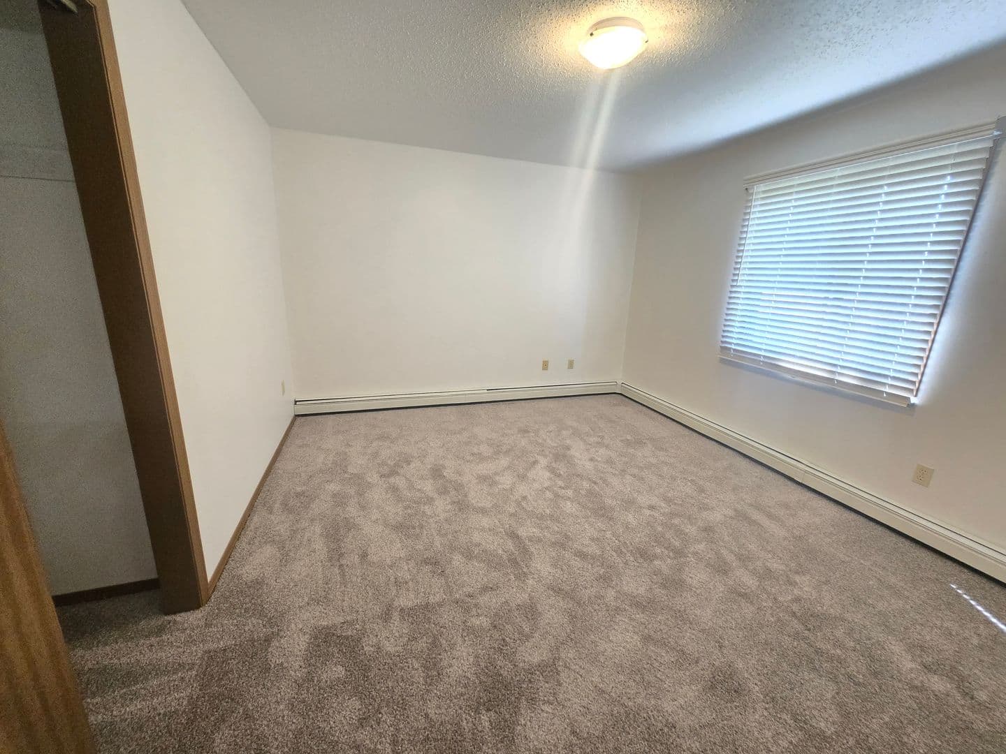 SIOUX FALLS Apartment: 6500 W. 43RD ST.