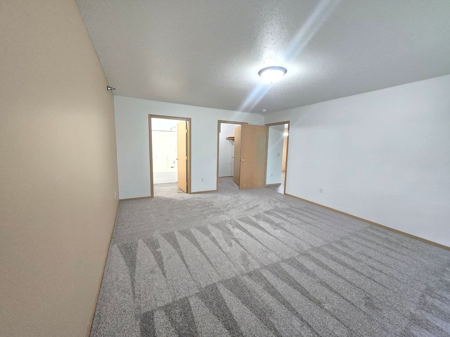 SIOUX FALLS Apartment: 4512 E. 42ND ST.