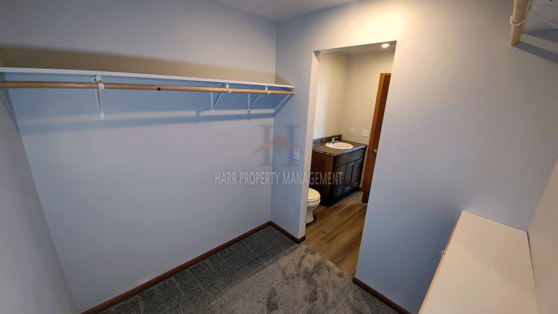 Sioux Falls Apartment: 5700 Hitching Place