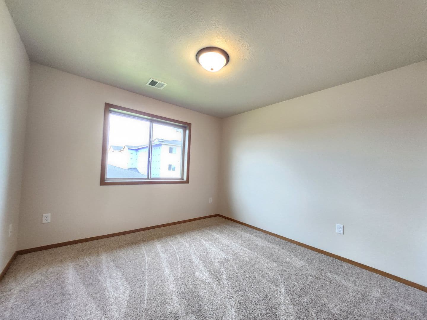 Sioux Falls Apartment: 3600 S. Linedrive Avenue