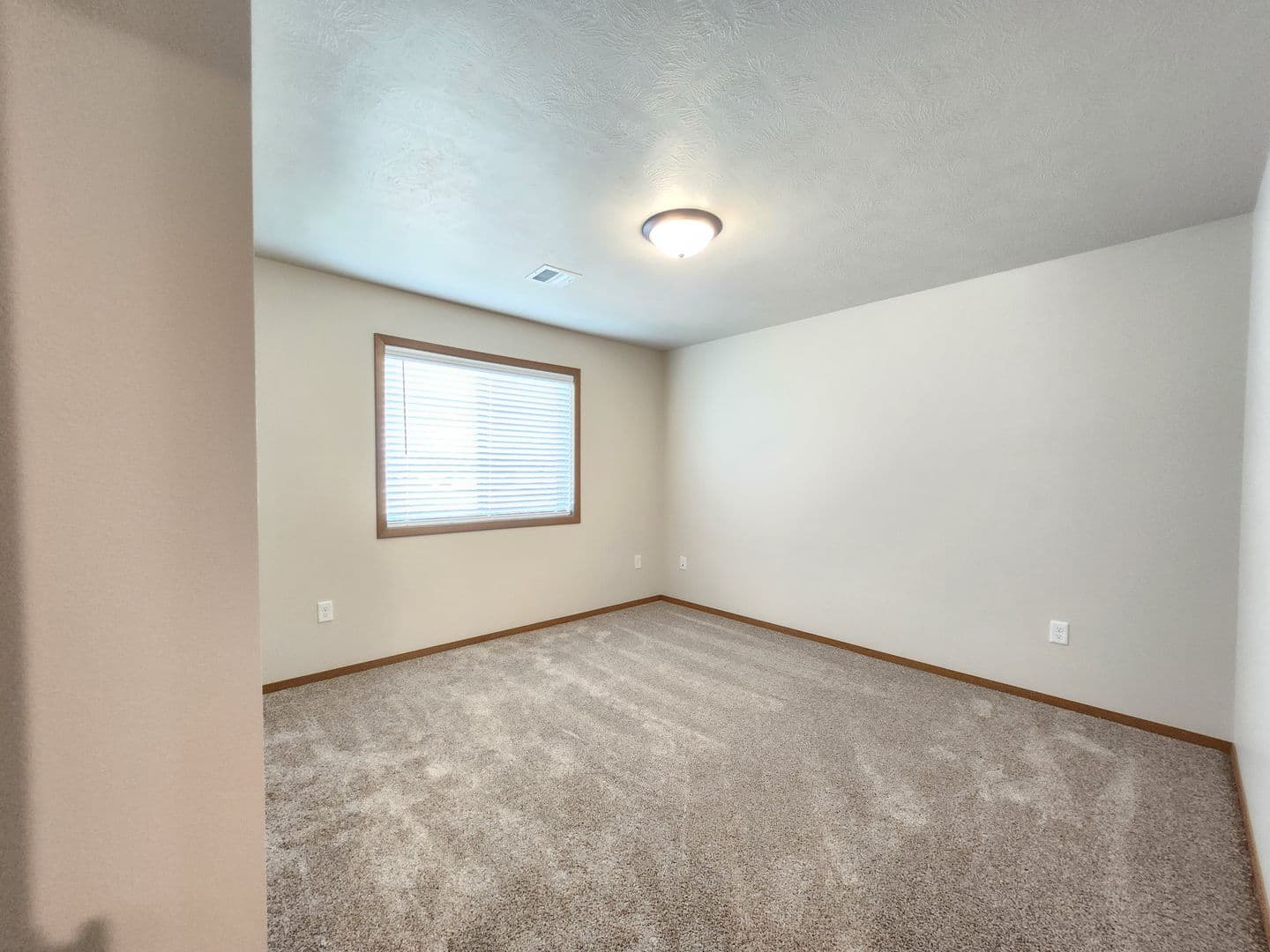 Sioux Falls Apartment: 3600 S. Linedrive Avenue