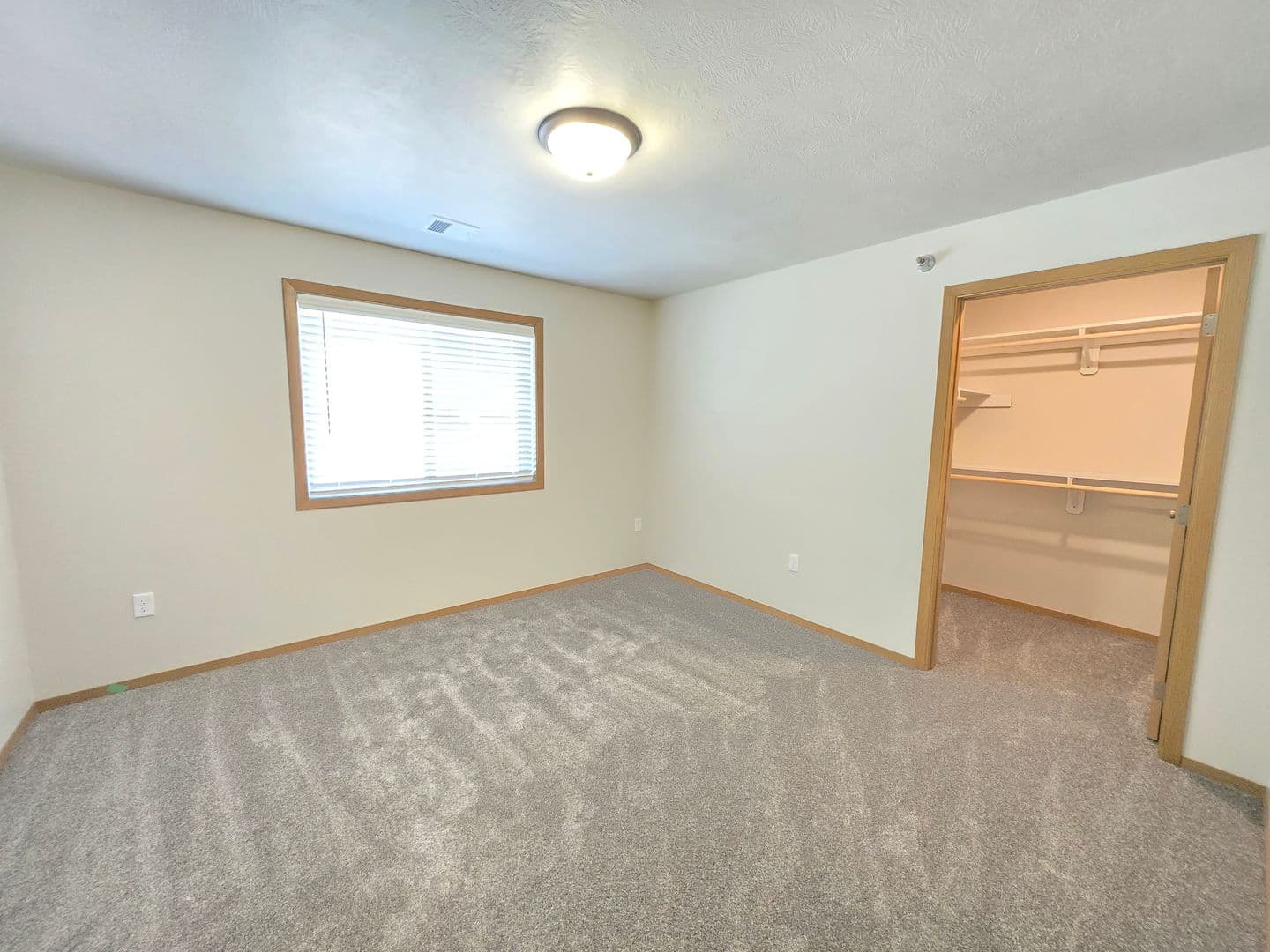 Sioux Falls Apartment: 3600 S. Linedrive Avenue