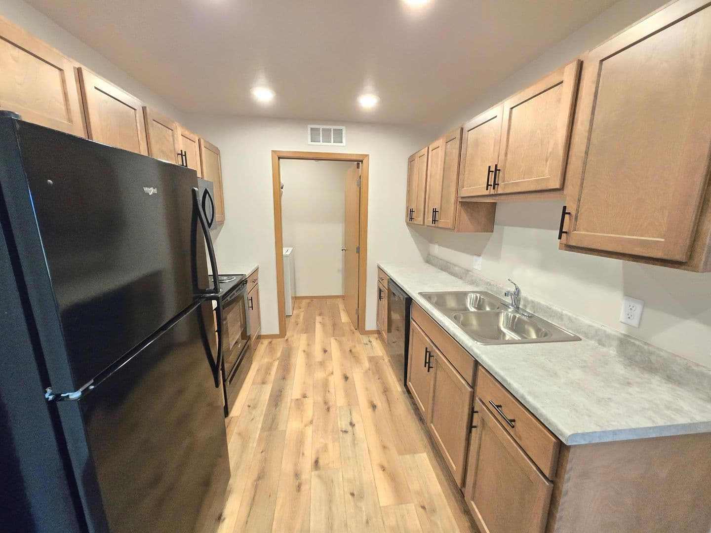 Sioux Falls Apartment: 3600 S. Linedrive Avenue
