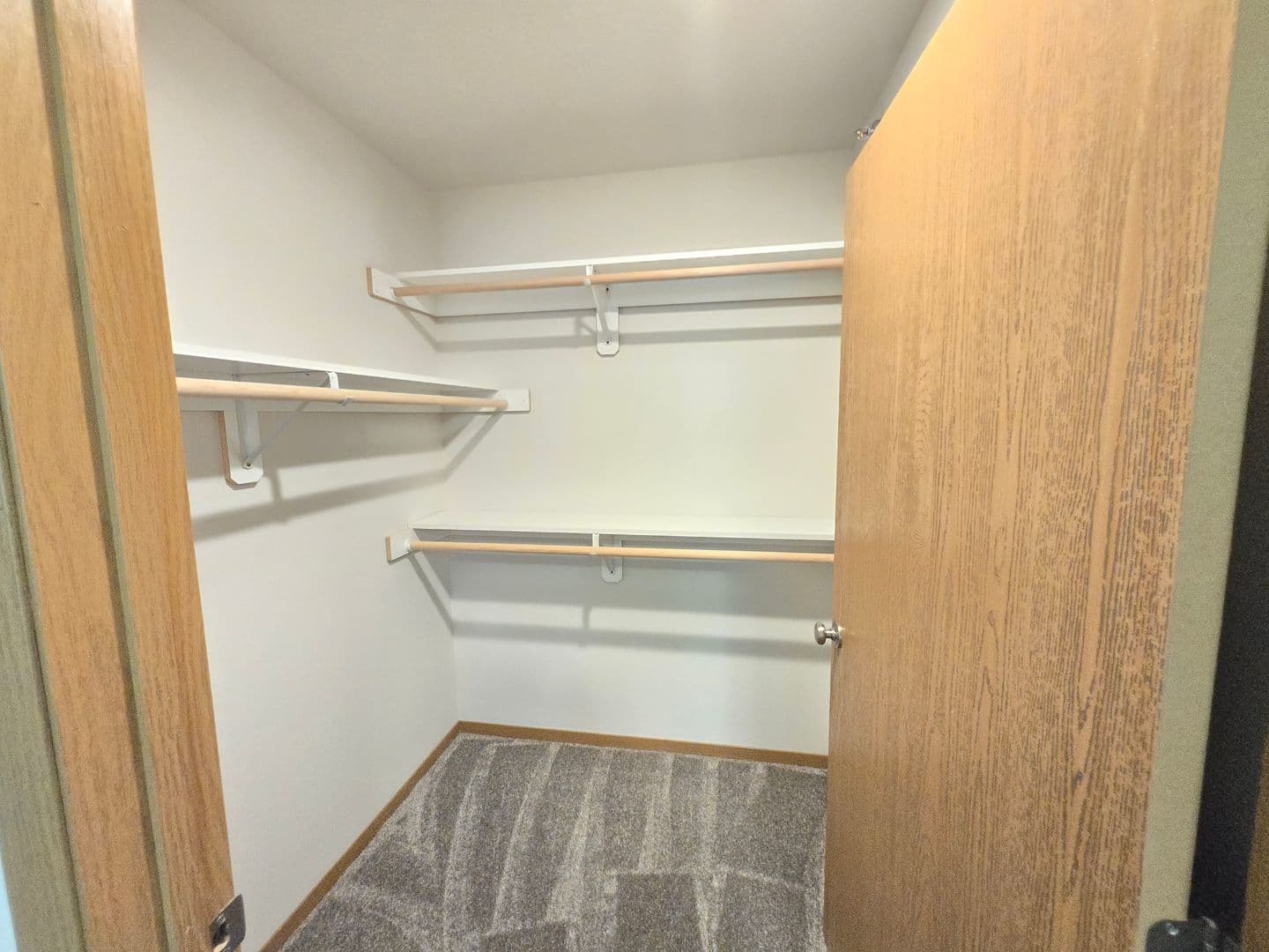 Sioux Falls Apartment: 3600 S. Linedrive Avenue