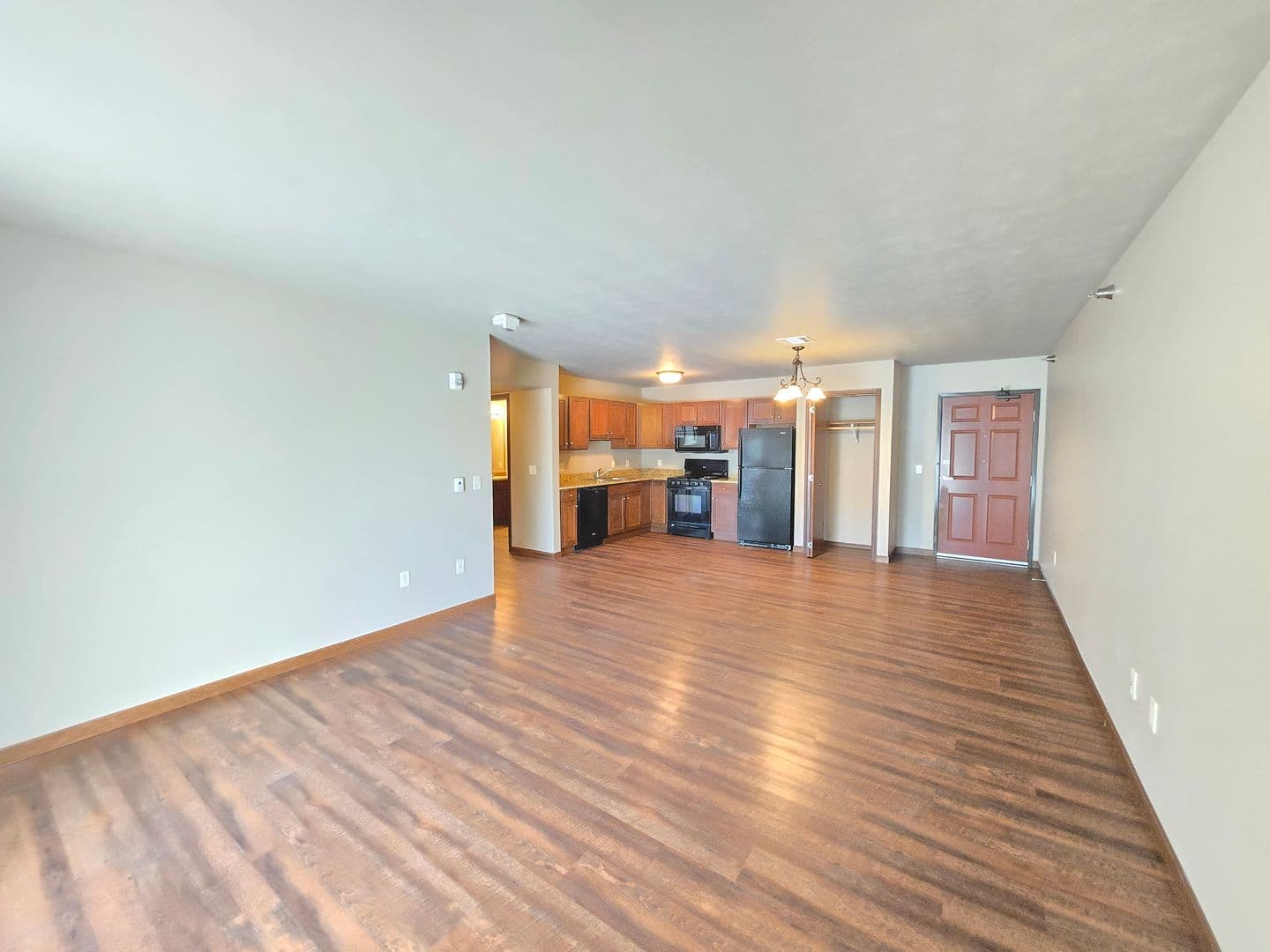 SIOUX FALLS Apartment: 3600 S. SYCAMORE AVE.