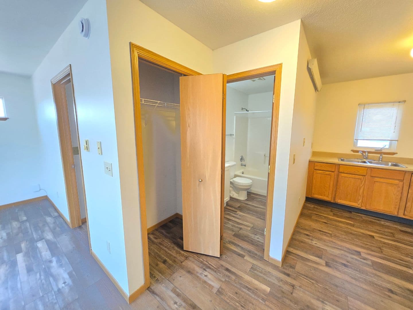 Sioux Falls Apartment: 421 S Williams Ave .