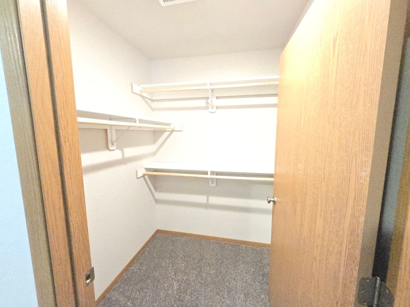 Sioux Falls Apartment: 3600 S. Linedrive Avenue