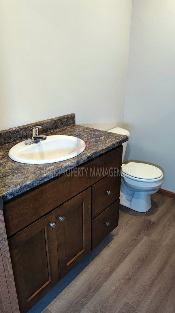 Sioux Falls Apartment: 5700 Hitching Place