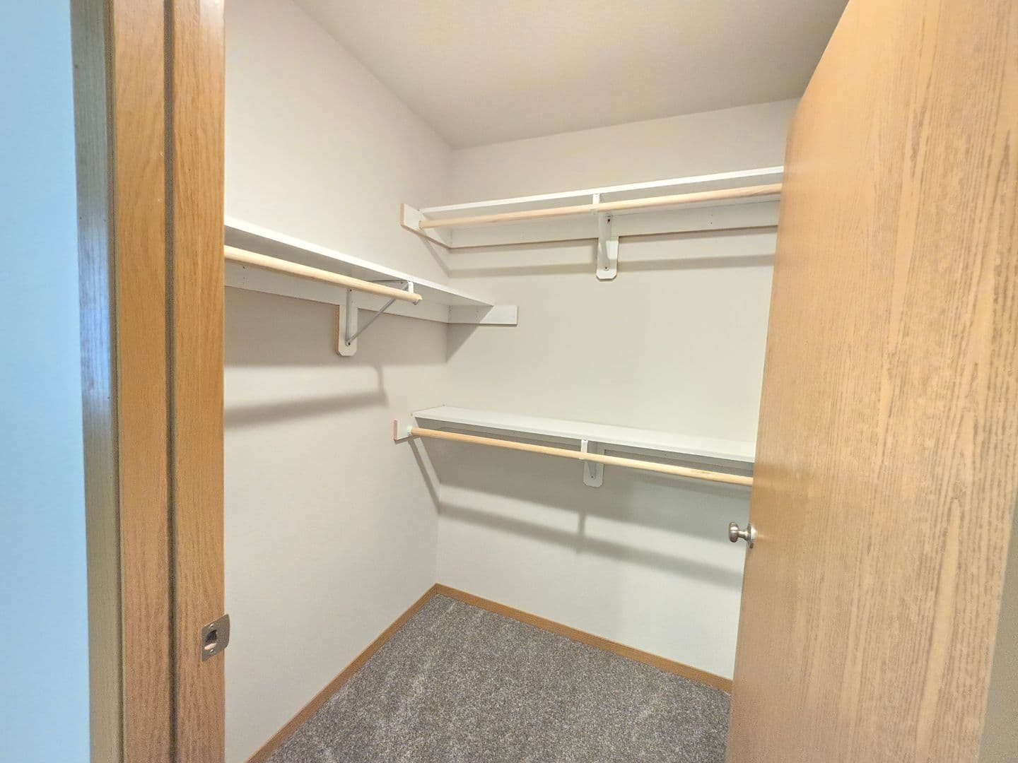 Sioux Falls Apartment: 3600 S. Linedrive Avenue