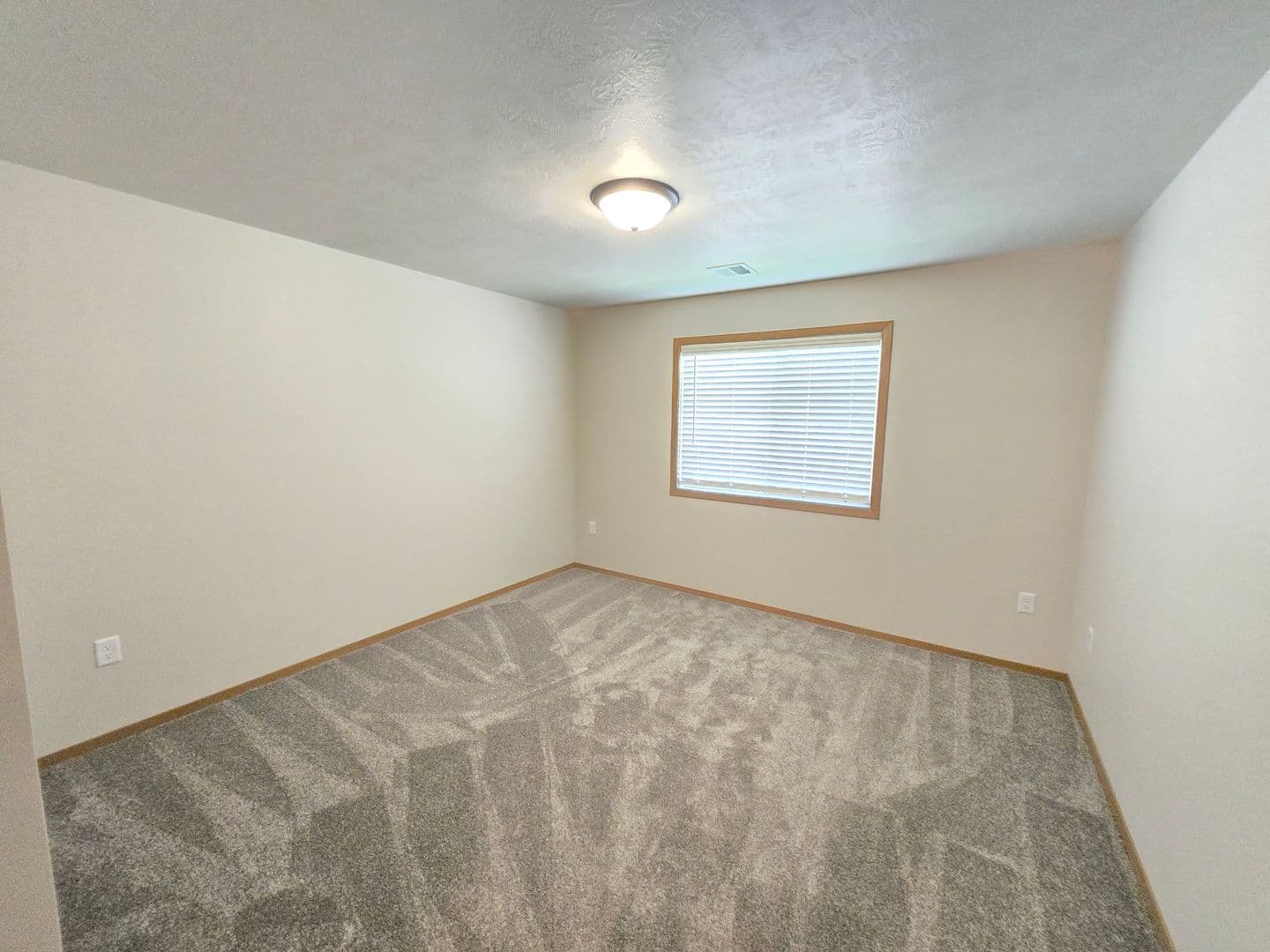 Sioux Falls Apartment: 3600 S. Linedrive Avenue