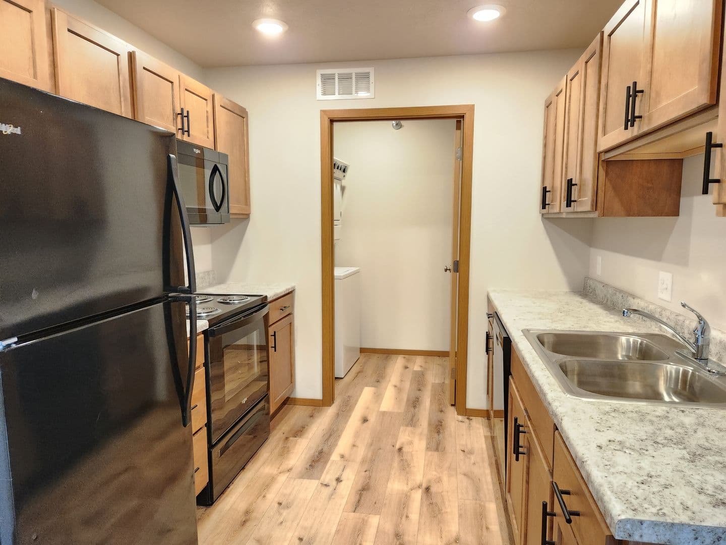 Sioux Falls Apartment: 3600 S. Linedrive Avenue