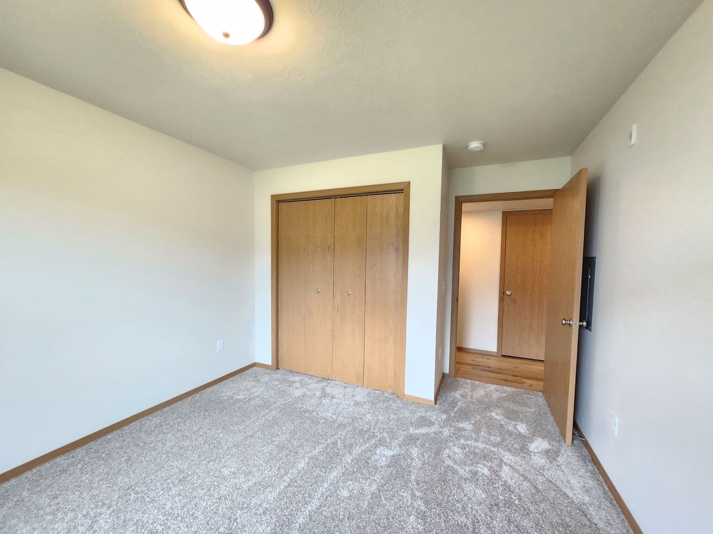 Sioux Falls Apartment: 3600 S. Linedrive Avenue