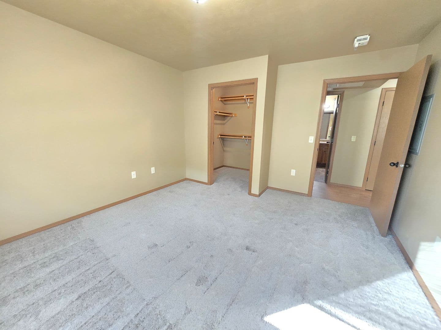 SIOUX FALLS Apartment: 4500 E. 53RD ST.