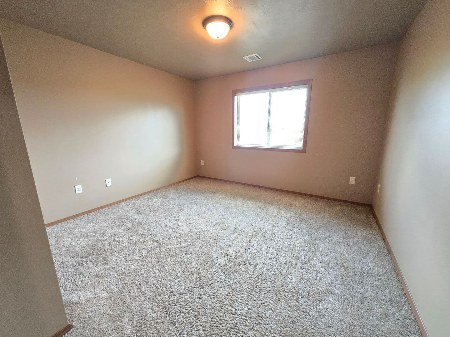 SIOUX FALLS Apartment: 4520 E. 53RD ST.