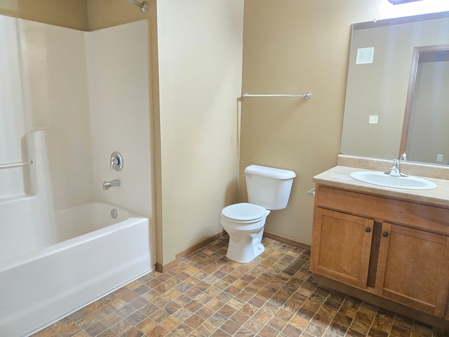 SIOUX FALLS Apartment: 4500 E. 53RD ST.