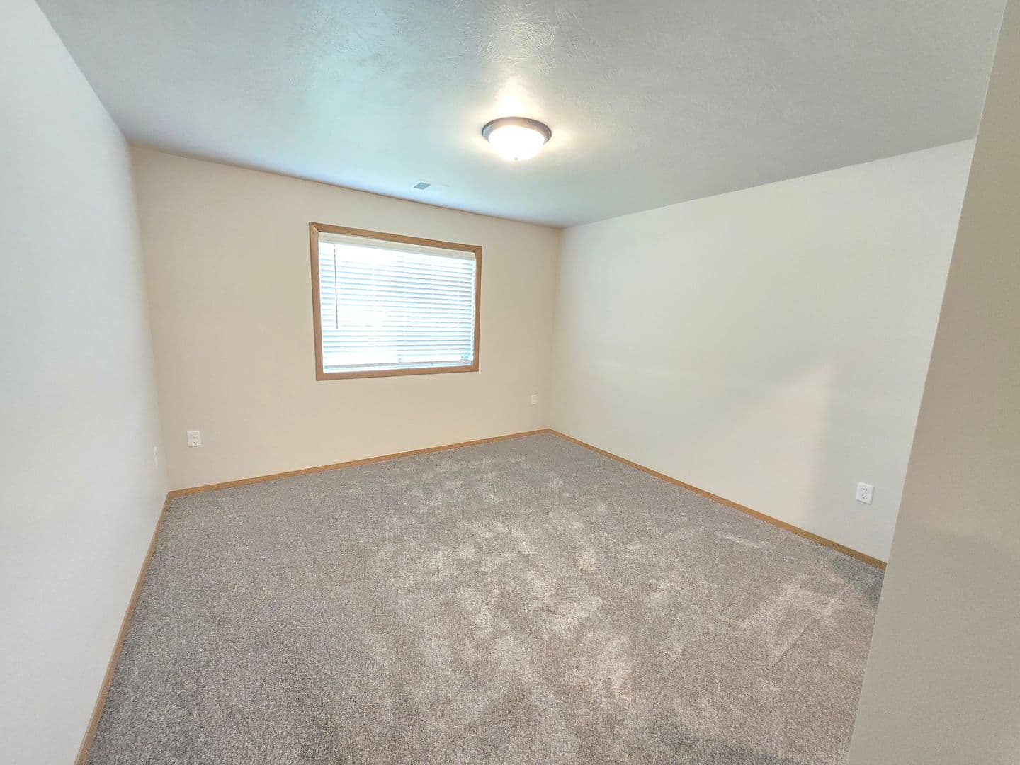 Sioux Falls Apartment: 3600 S. Linedrive Avenue