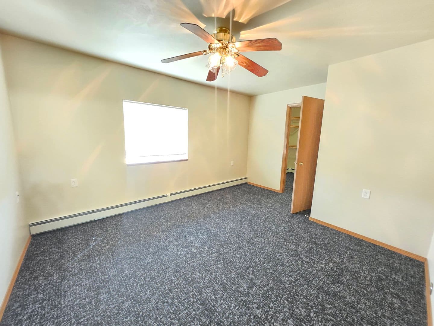 Sioux Falls Apartment: 2901 E Madison St