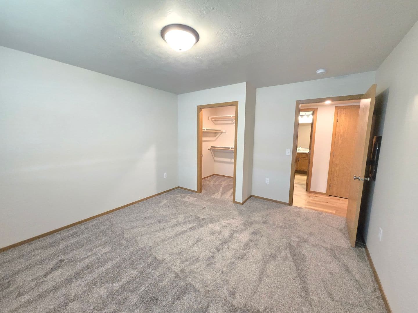 Sioux Falls Apartment: 3600 S. Linedrive Avenue