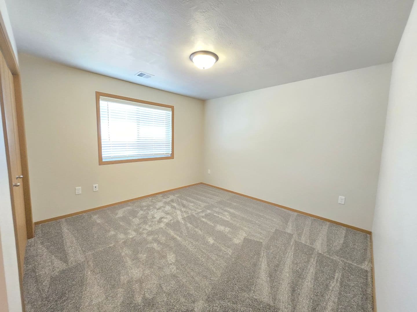 Sioux Falls Apartment: 3600 S. Linedrive Avenue