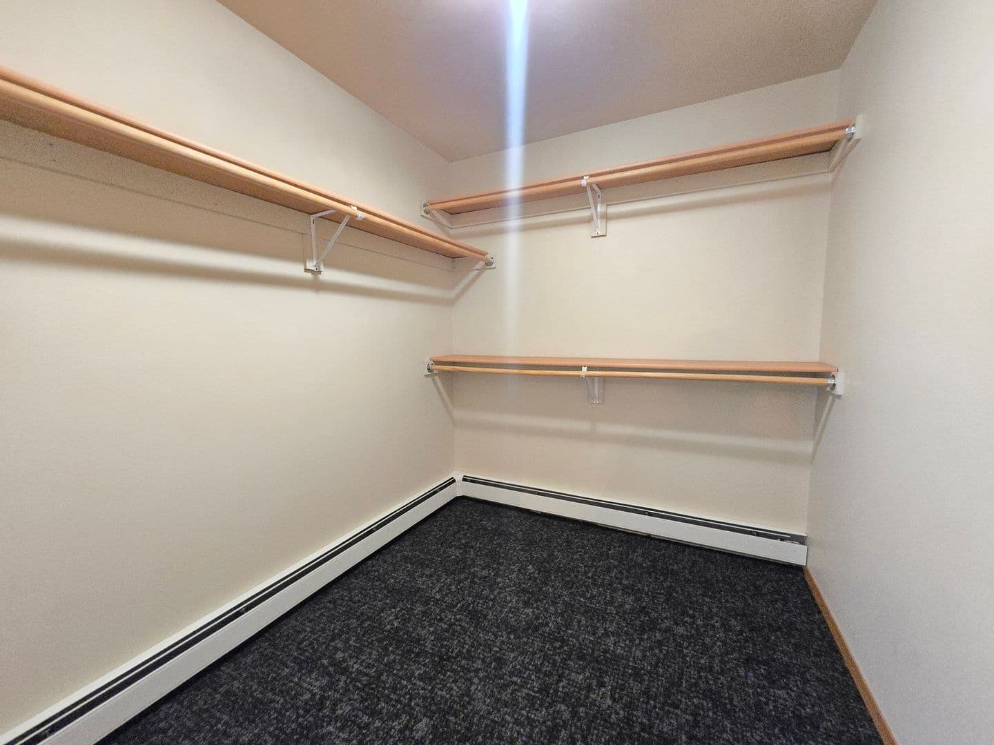 Sioux Falls Apartment: 2901 E Madison St