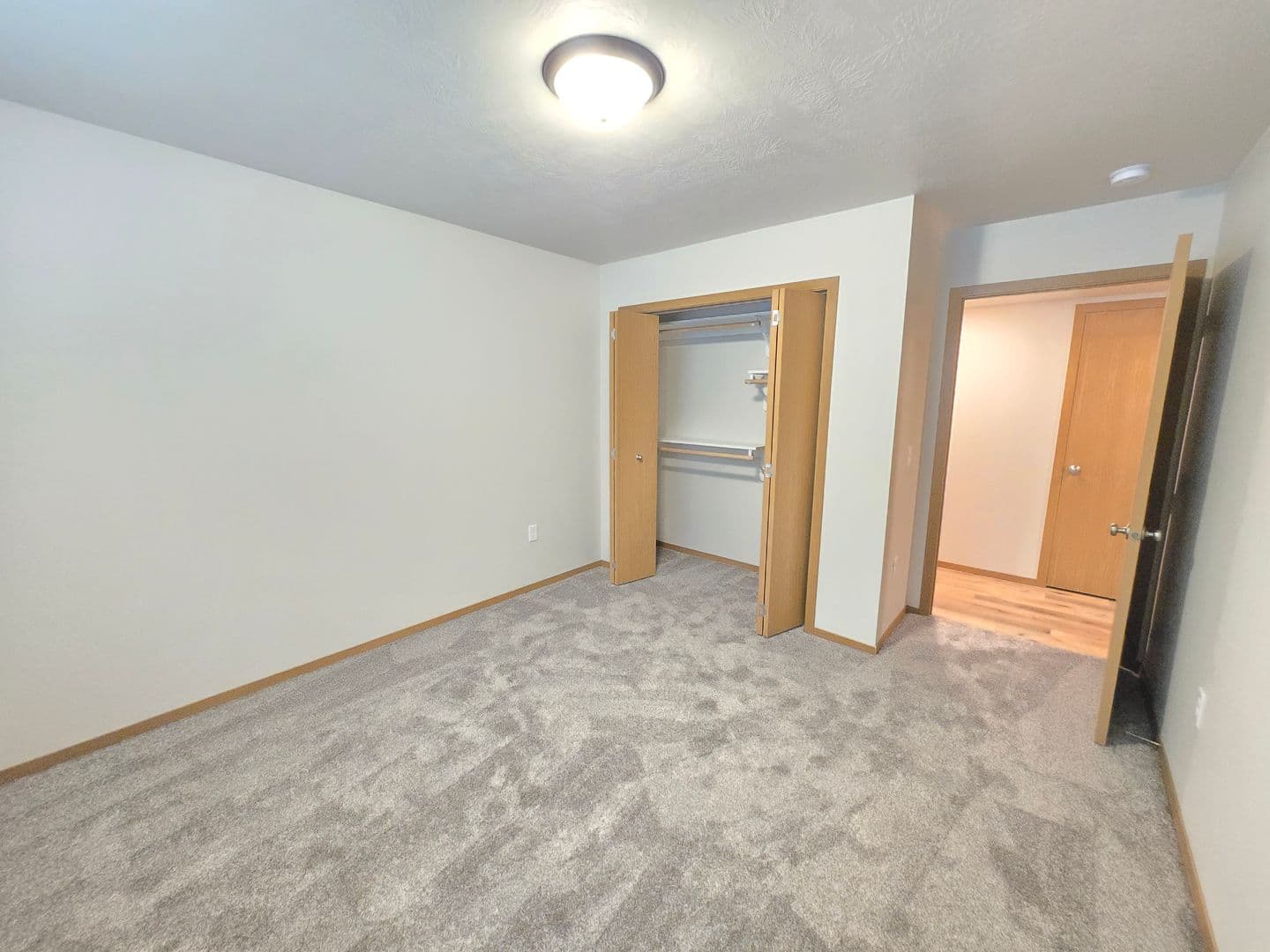 Sioux Falls Apartment: 3600 S. Linedrive Avenue