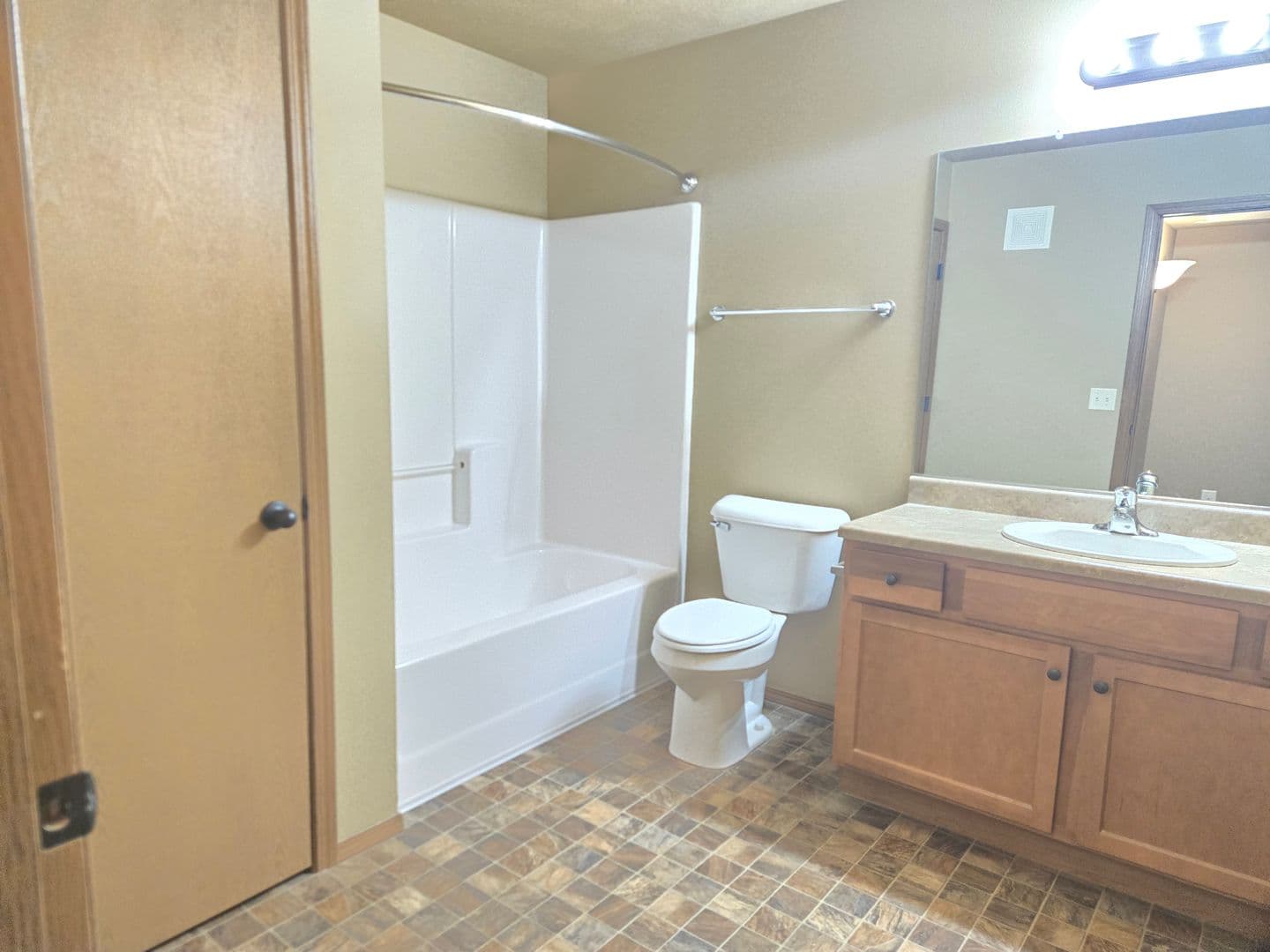 SIOUX FALLS Apartment: 4510 E. 53RD ST.