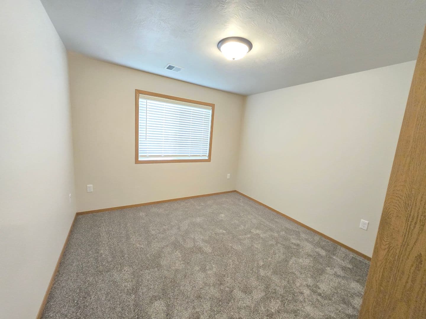 Sioux Falls Apartment: 3600 S. Linedrive Avenue