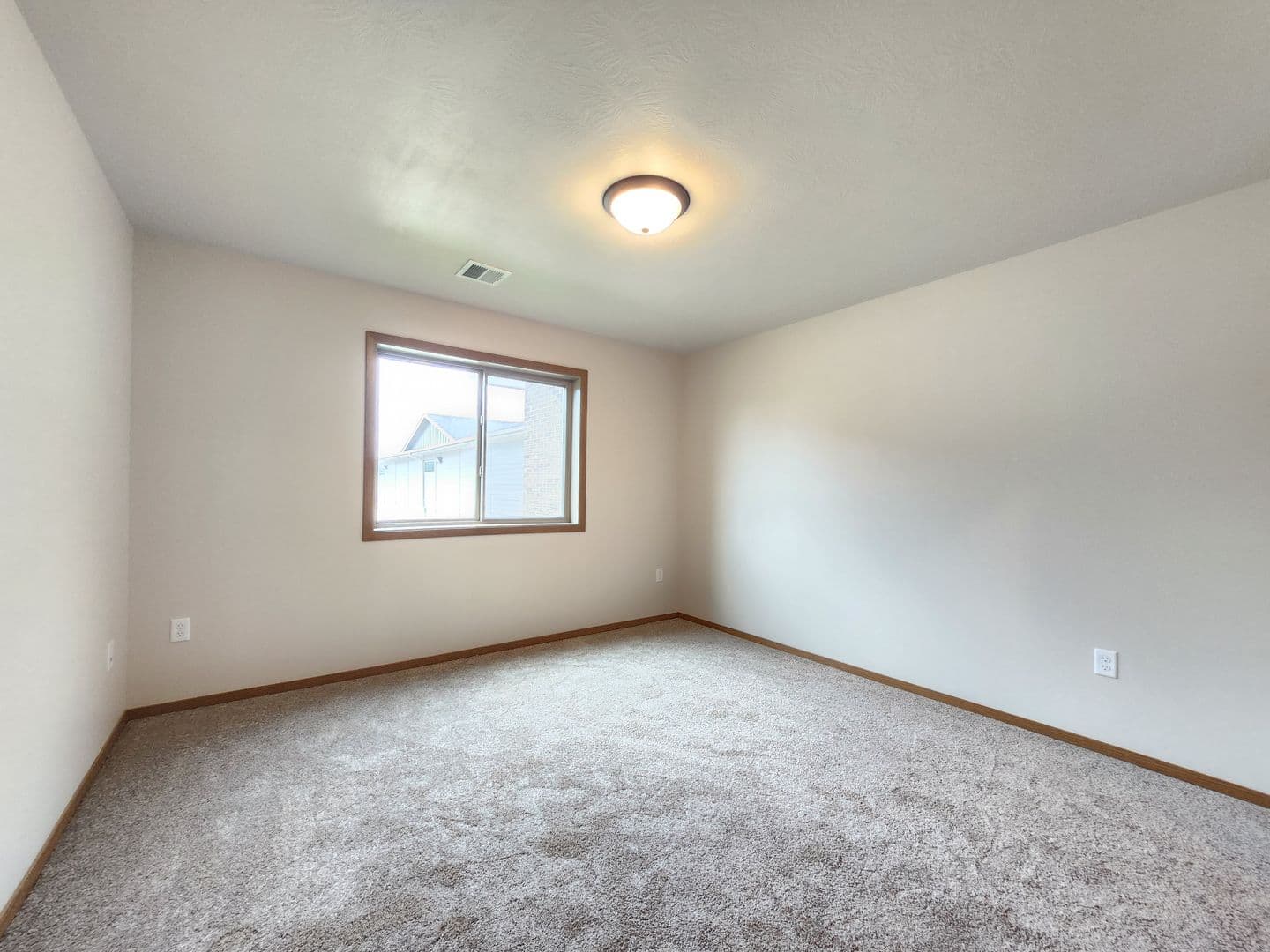 Sioux Falls Apartment: 3600 S. Linedrive Avenue