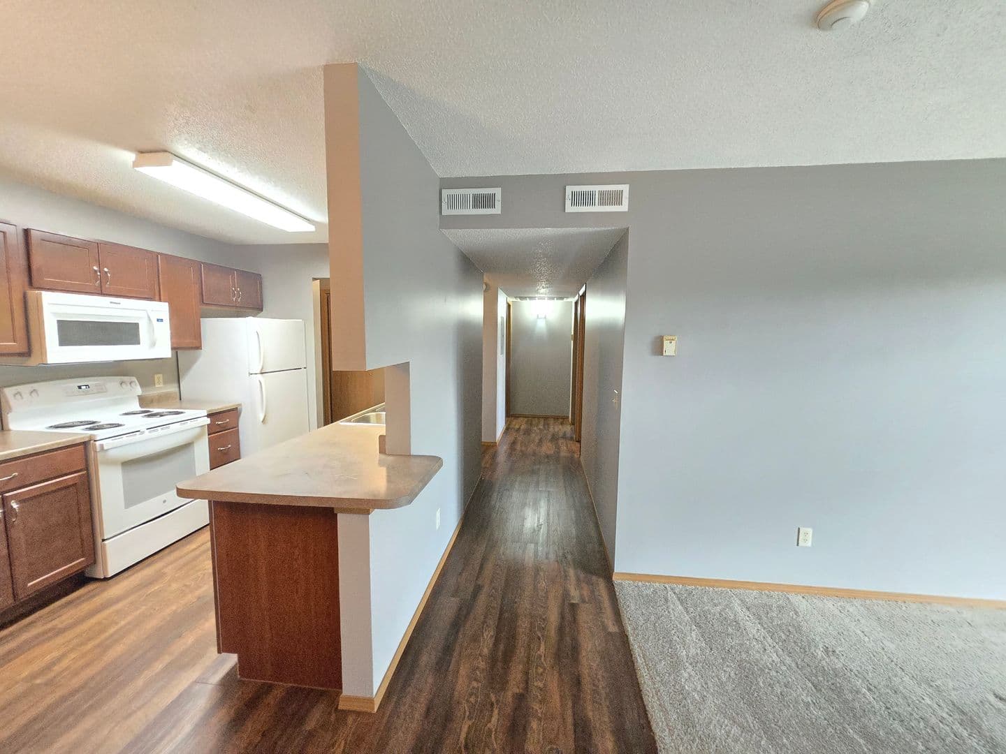 SIOUX FALLS Apartment: 4500 EAST 33RD St