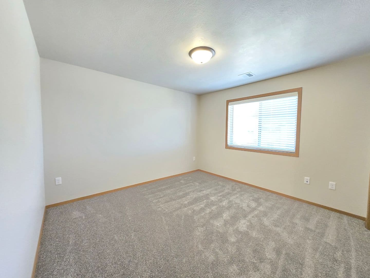 Sioux Falls Apartment: 3600 S. Linedrive Avenue