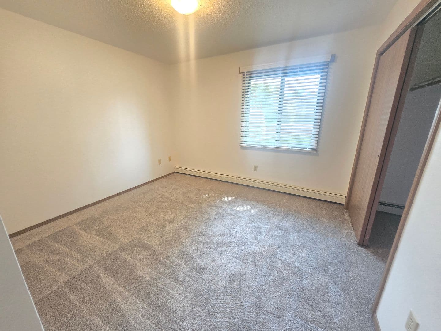 SIOUX FALLS Apartment: 6500 W. 43RD ST.
