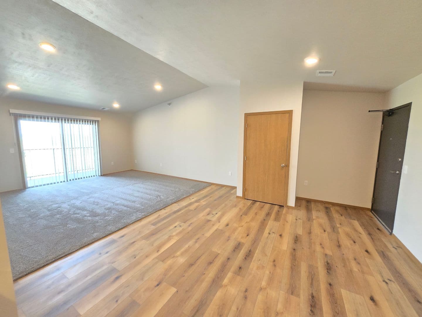 Sioux Falls Apartment: 3600 S. Linedrive Avenue