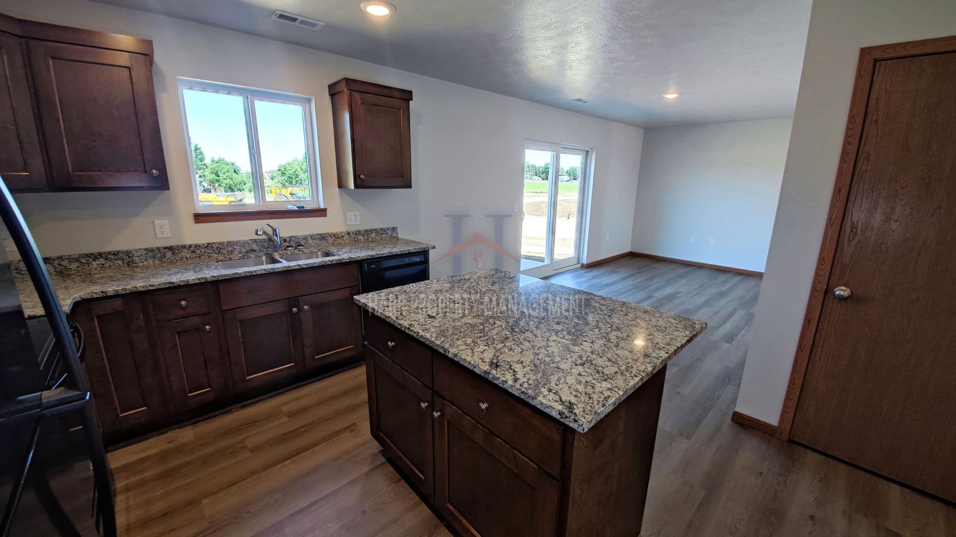 Sioux Falls Apartment: 5700 Hitching Place