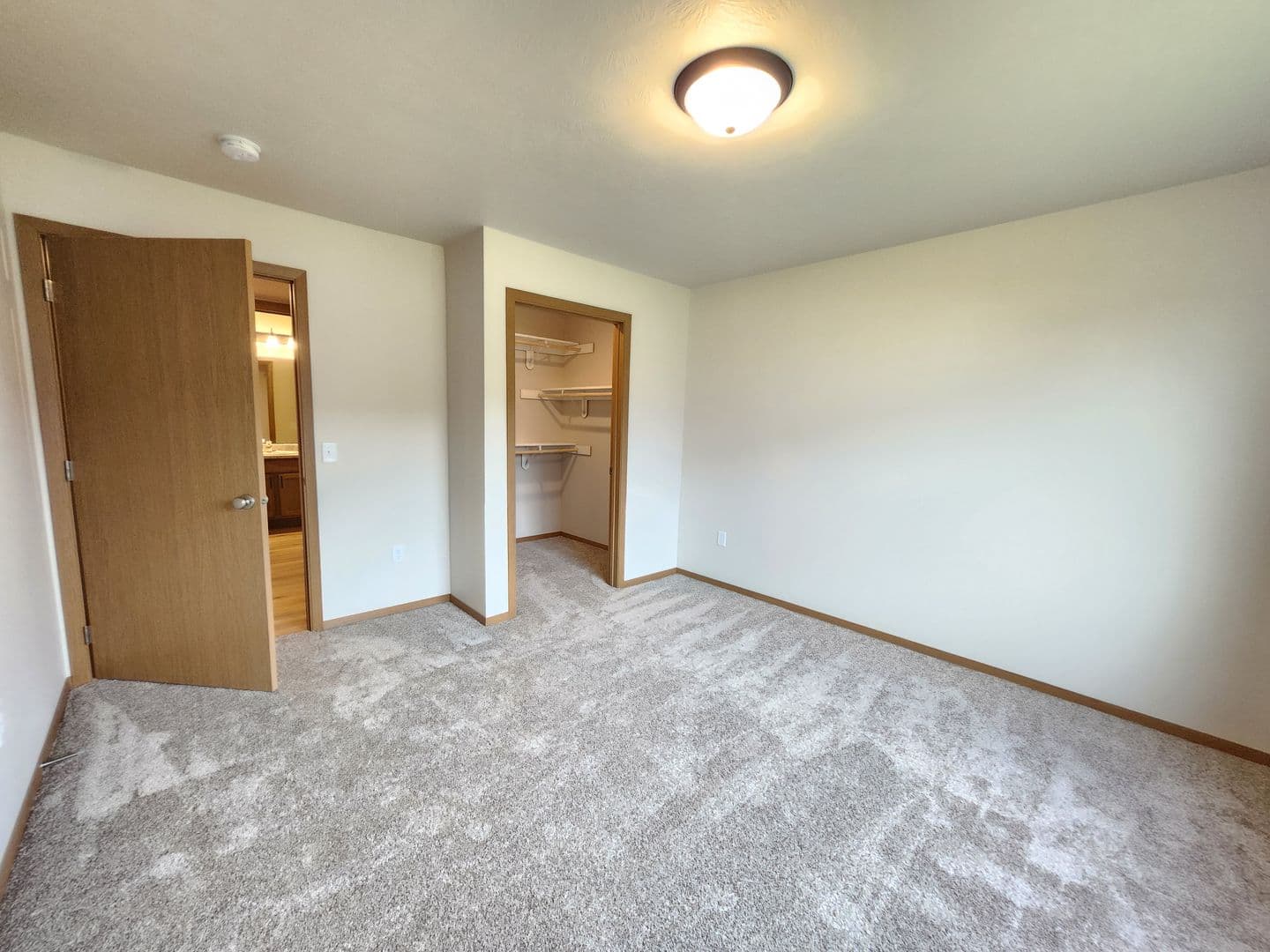 Sioux Falls Apartment: 3600 S. Linedrive Avenue