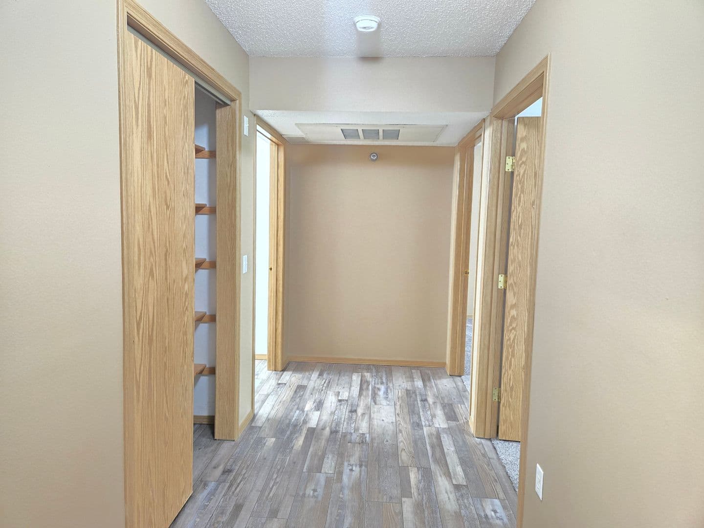 SIOUX FALLS Apartment: 4512 E. 42ND ST.