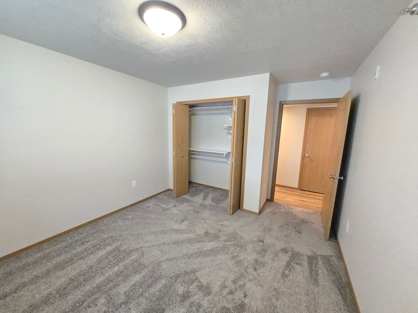 Sioux Falls Apartment: 3600 S. Linedrive Avenue