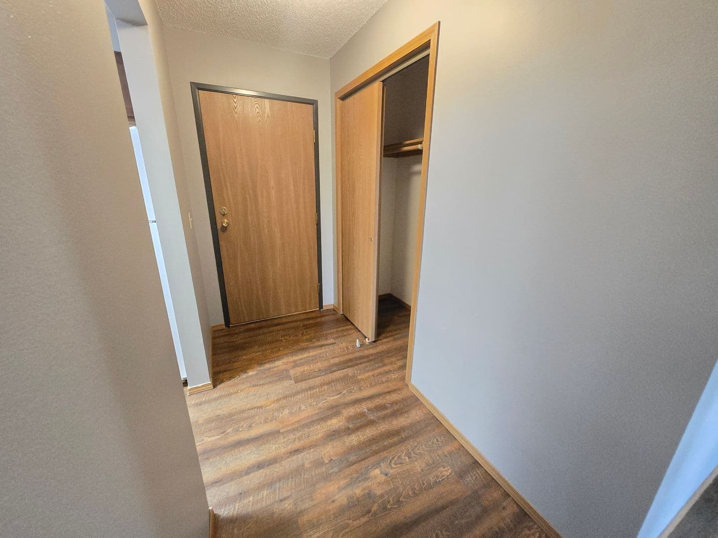SIOUX FALLS Apartment: 4500 EAST 33RD St