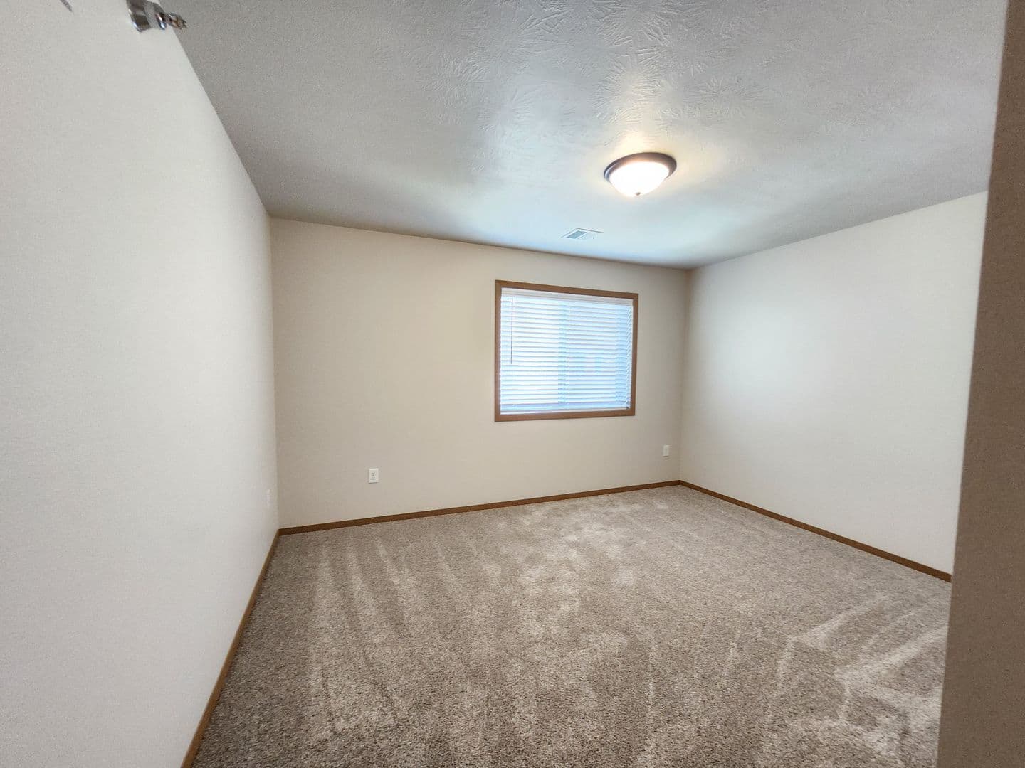 Sioux Falls Apartment: 3600 S. Linedrive Avenue