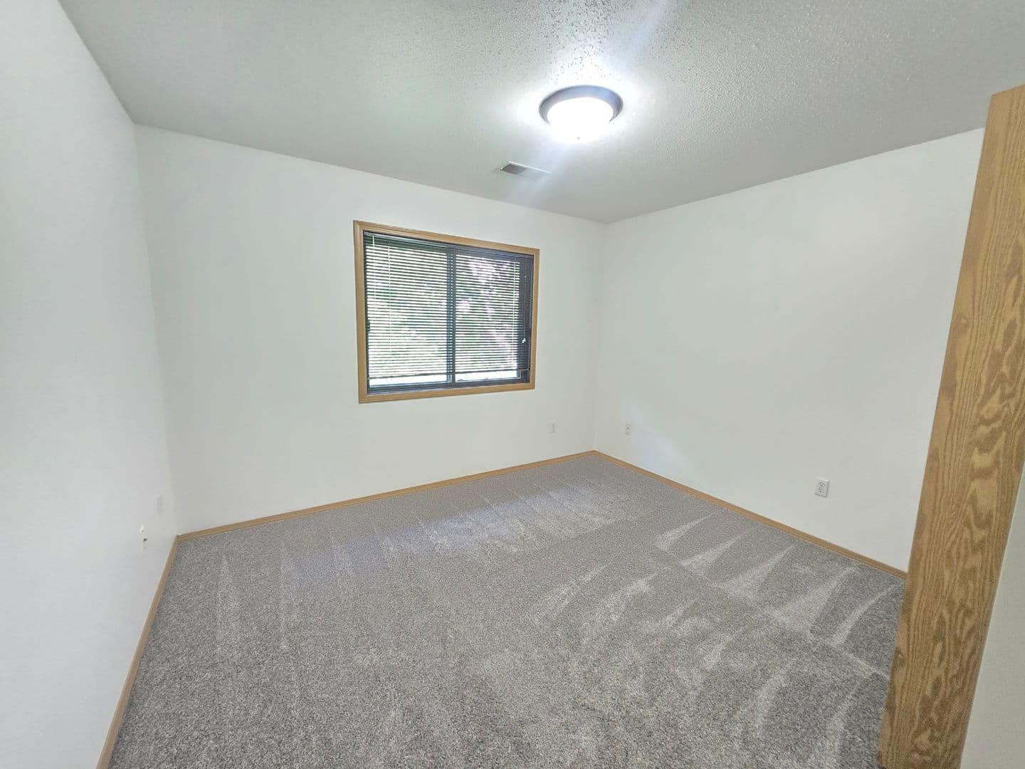 SIOUX FALLS Apartment: 4512 E. 42ND ST.