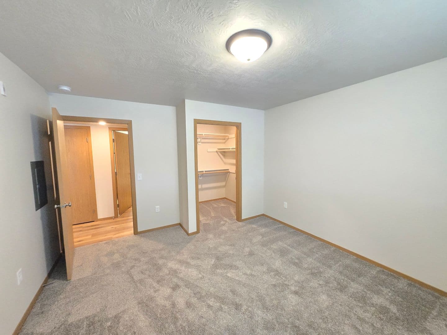 Sioux Falls Apartment: 3600 S. Linedrive Avenue