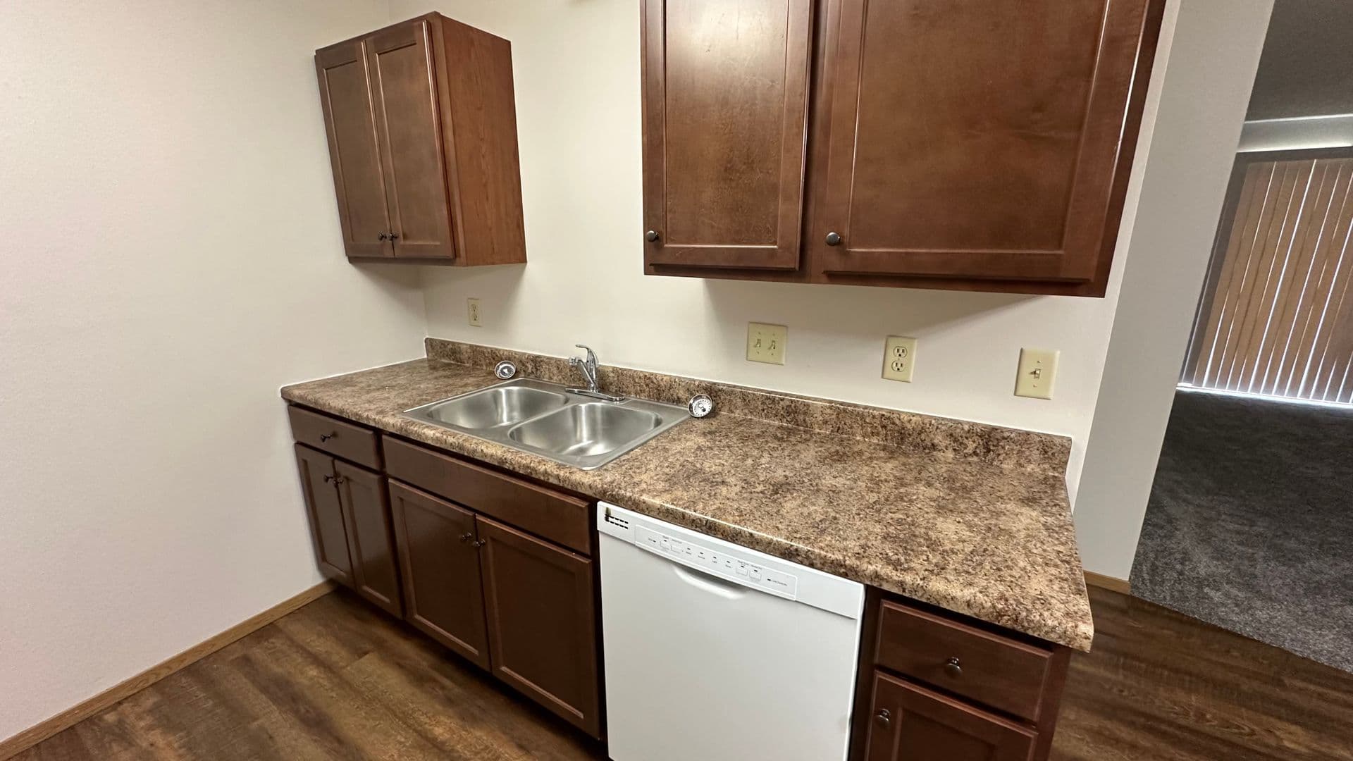 SIOUX FALLS Apartment: 2300 SOUTH SYCAMORE